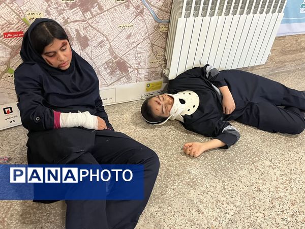 مانور زلزله در مدرسه بانو خاکره شیراز