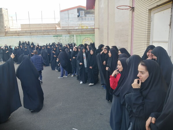 مانور زلزله و ایمنی در دبیرستان شاهد رضویه قم