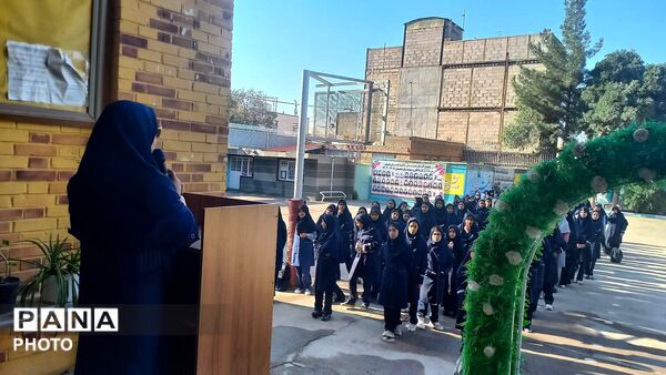 جشن جوانه ها در مدرسه شاهد قدسیان 