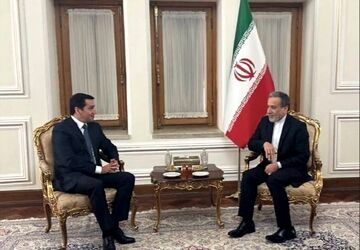 دیدار دستیار سیاست خارجی رئیس‌ جمهور آذربایجان با عراقچی