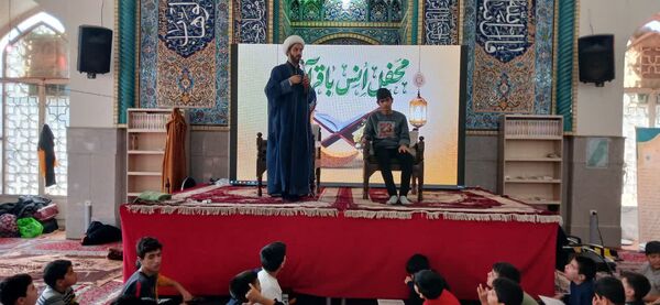  حس و حال معنوی دانش آموزان شرکت کننده در اعتکاف دانش آموزی مسجد مصلی طوقچی اصفهان