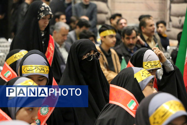 رونمایی کتاب «از مدرسه تا سنگر» در قم