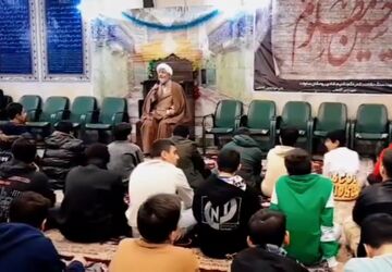 برگزاری جشن تکلیف به همراه ضیافت افطاری در دبیرستان شاهد علامه طباطبایی ناحیه دو شهرری 