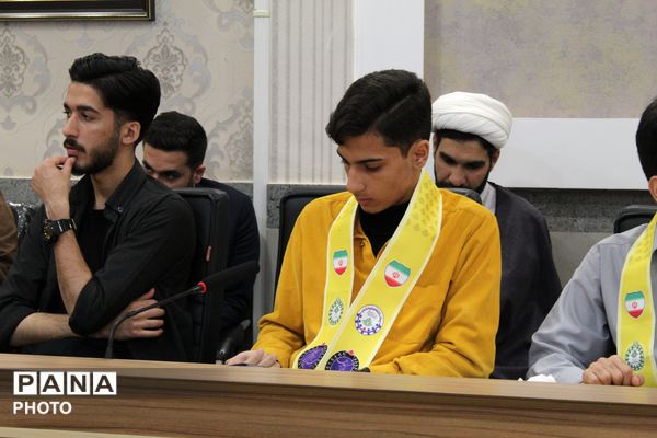 جلسه تشکلات دانش آموزی با نماینده مردم نیشابور در مجلس شورای اسلامی