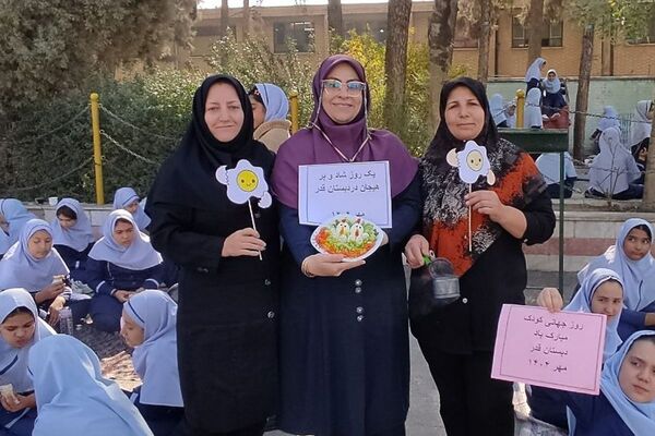 برگزاری جشن تخم‌مرغ‌های رنگی در دبستان قدر بهارستان دو