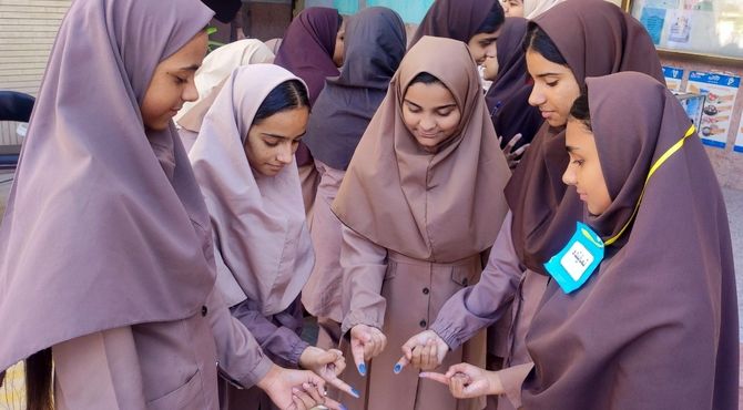 بیست و هشتمین دو ه انتخابات در بندرلنگه