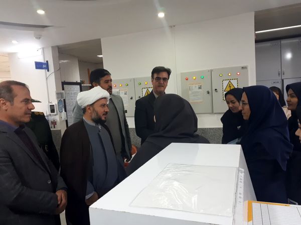 دیدار فرماندار آشخانه با پرستاران بیمارستان پورسینا