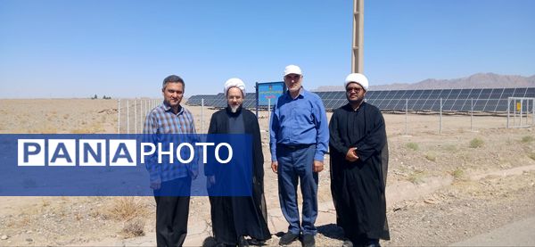 بازدید امام جمعه و رییس اداره کمیته امداد شهرستان خلیل‌آباد از کشاورزان 