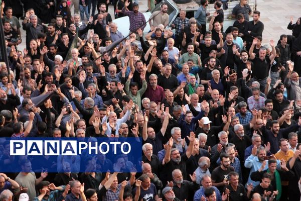 آیین مذهبی تعویض پرچم گنبد حرم مطهر حضرت سلطانعلی ابن امام محمد باقر(ع)