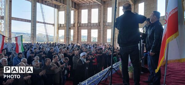برپایی نماز عید فطر در مصلی ساوجبلاغ