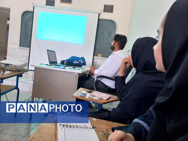 برگزاری اردوی آموزشی خبرنگار دانش‌آموزان منطقه افشار