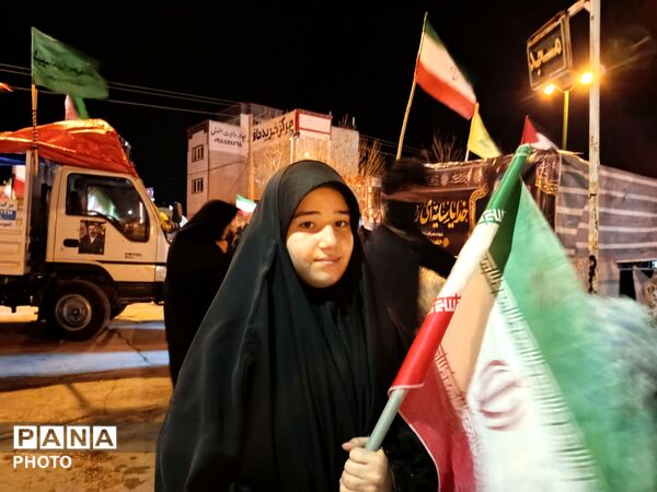 وقتی خودروها و قلب‌ها در مسیر رهبر شهید هم‌صدا شدند