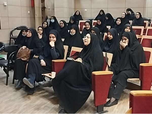 اولین گردهمایی دبیران و مدرسین درس تفکر و زندگی در کانون فارابی 