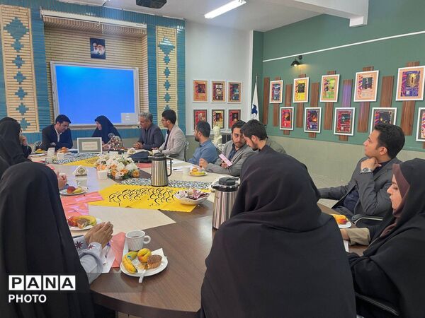 جلسه  هم اندیشی کارشناس مسولان فرهنگی وهنری استان خراسان رضوی