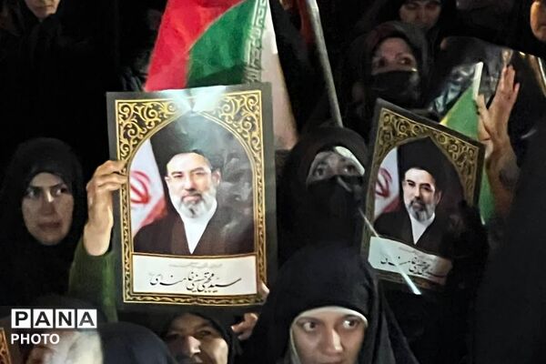 مردم فیروزکوه، کف خیابان را خالی‌ نمی کنند