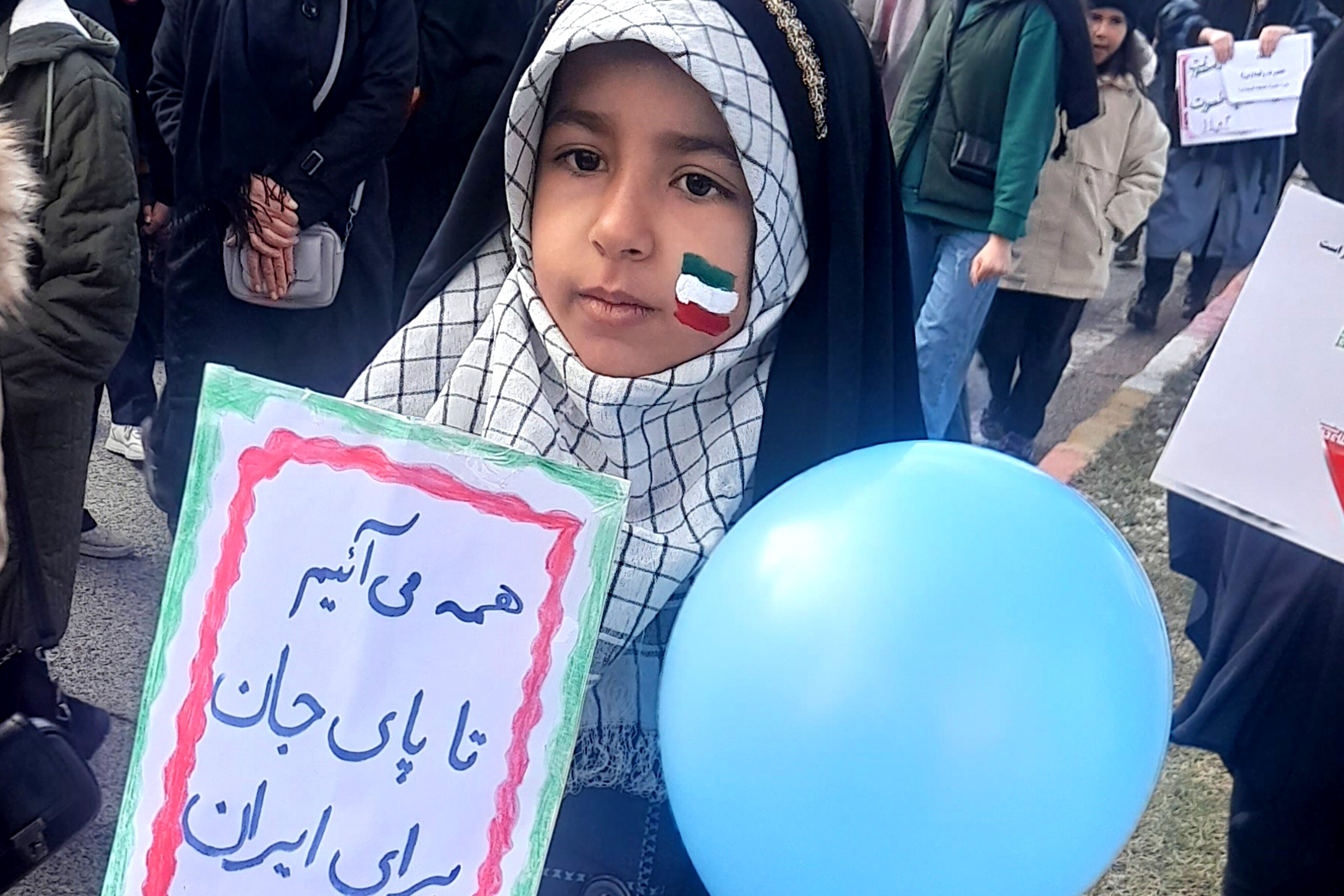 حضور بی‌نظیر مردم اسلام آباد غرب در راهپیمایی یوم الله ۲۲ بهمن