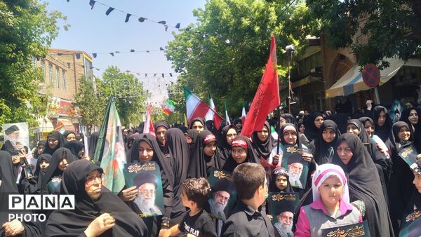 سراب؛ هم‌صدا با تهران در وداع با قائد شهید