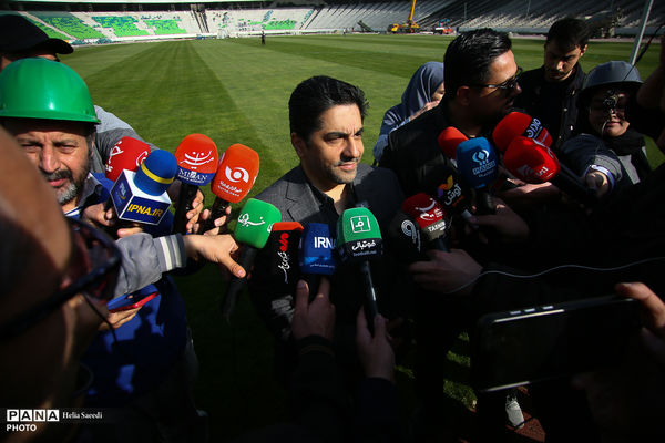 بازدید خبرنگاران از روند بازسازی و تعمیرات ورزشگاه آزادی 