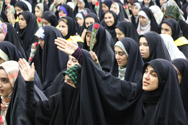 اجتماع عظیم دختران دانشجوی کشور در حرم حضرت معصومه(س)