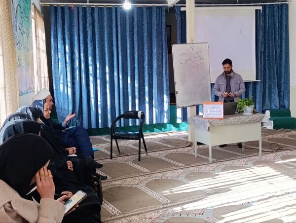 جلسه توانمندسازی معاونین و مربیان پرورشی در محور جنگل شهرستان رشتخوار