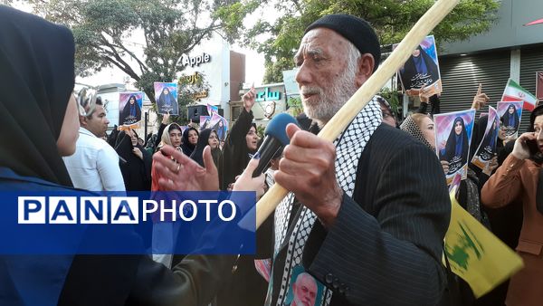 جلوه‌هایی از اجتماع مردم بجنورد در تجلیل از بانوی شجاع رسانه ملی