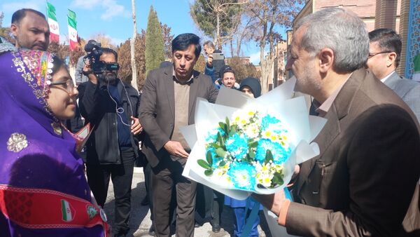وزیر آموزش و پرورش در گلزار شهدای شهرکرد