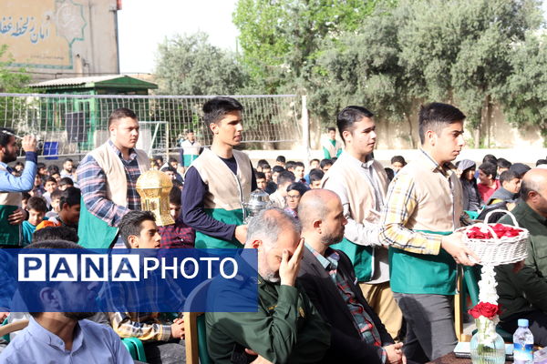 مراسم چهارشنبه‌های امام رضایی در مدرسه پیام غدیر آموزش و پرورش منطقه 14 تهران 