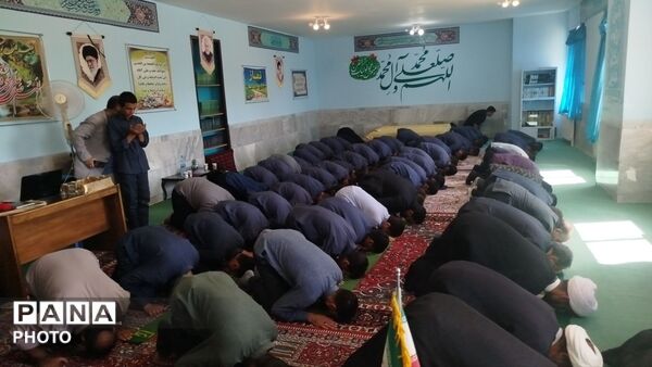 نواختن زنگ نماز در ملایر