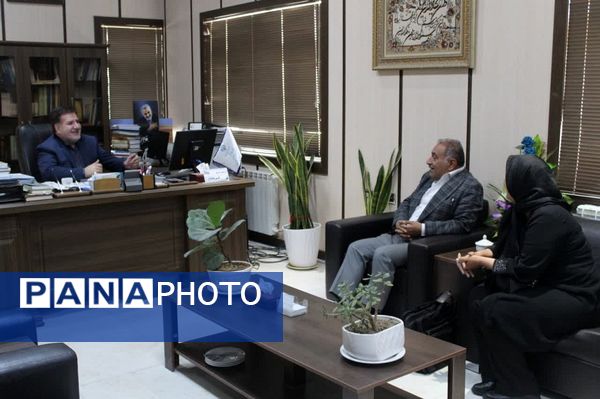 دیدار چهره‌به‌چهره فرماندار اشتهارد با مردم