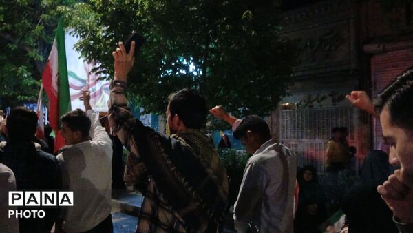 مشت ها بر فراز آسمان نیشابور نمایان شد 