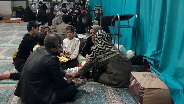 معتکفین با خانواده های خود دیدار کردند 