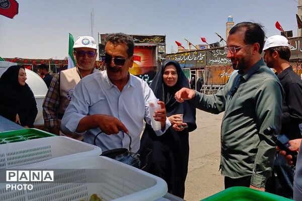 بازدید قائم مقام معاون وزیر سازمان دانش‌آموزی از فعالیت های موکب عشاق‌الحسین(ع)