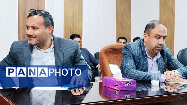 نشست خبری رئیس آموزش و پرورش شهرستان مارگون به‌مناسبت هفته معلم