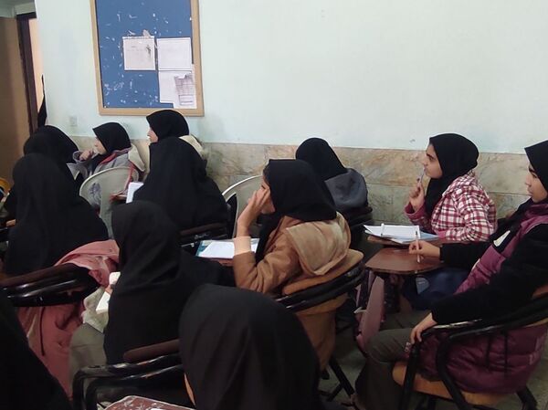 کلاس های تقویتی در دبیرستان نمونه اندیشه