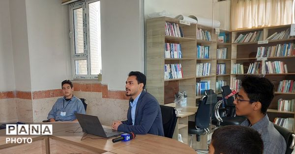 تقدیر از همیاران مشاور مدرسه هیات امنایی شهید میرحبیبی  ناحیه 4 کرج