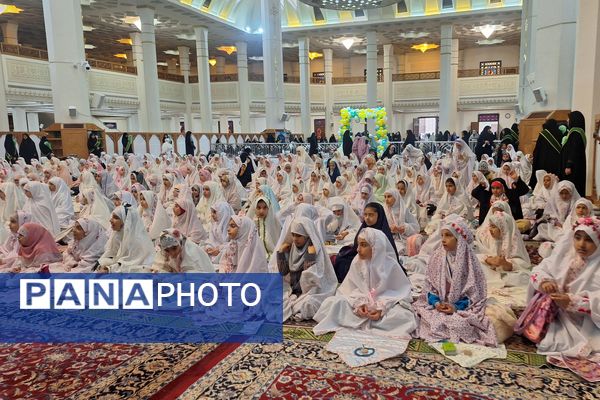 برگزاری جشن ۱۰۰۰ دانش‌آموز دختر روزه اولی در شیراز