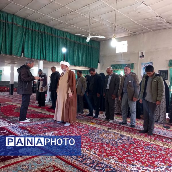 اقامه باشکوه نماز عید سعید فطر در روستای گزکوه 