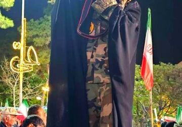 با لباس رزم، روایتگر خیابان‌ها