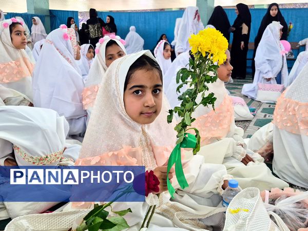 آیین سپیدپوشان؛ جشن تکلیف دختران عنبرآباد