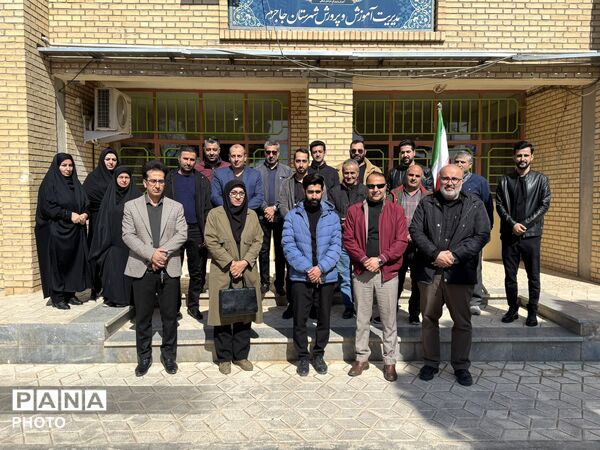 حضور پررنگ و حماسی فرهنگیان و دانش آموزان در عزای رهبر شهید