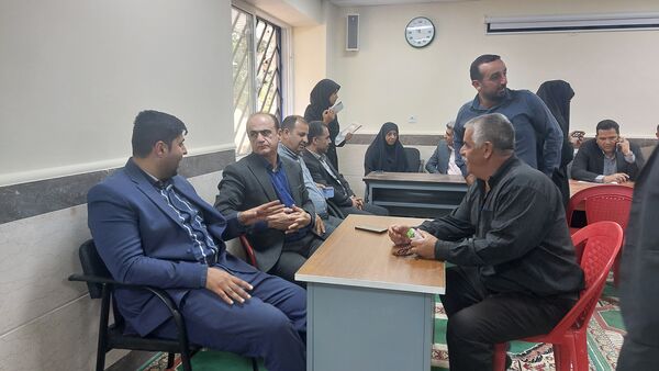 برگزاری میز خدمت به‌مناسبت هفته دولت در بلده