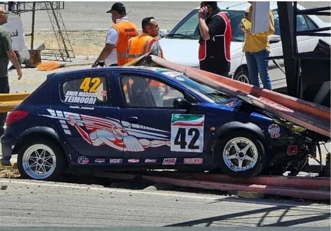 تمام عوامل کمیته‌های ایمنی و سرعت فدراسیون موتورسواری و اتومبیلرانی تعلیق شدند