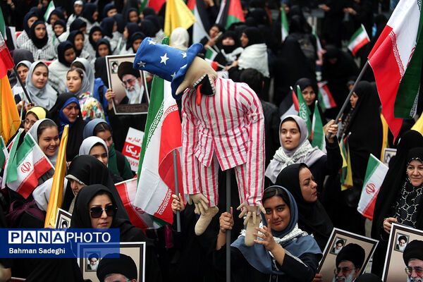 راهپیمایی ۱۳ آبان در تهران