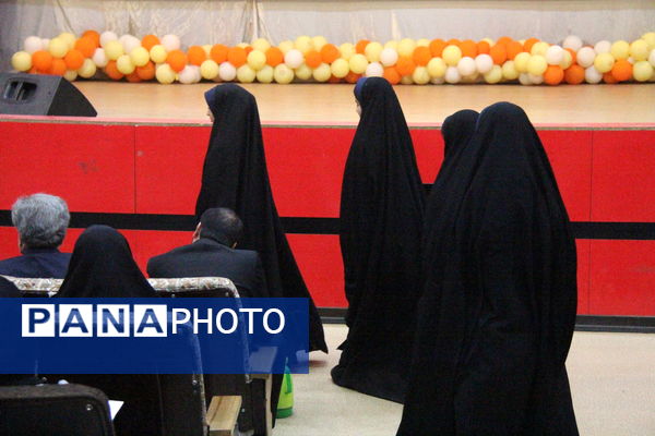 جشنواره هنرهای آوایی دانش‌آموزی یزد