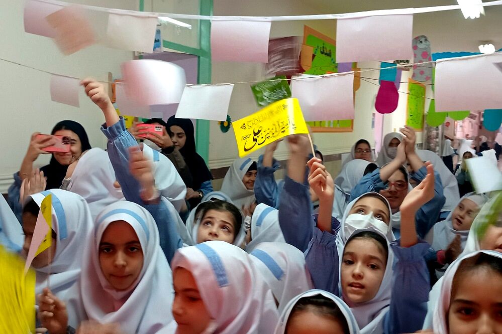 طنین مهر علوی در مدارس پیشوا؛ گرامیداشت میلاد مولود کعبه و روز پدر