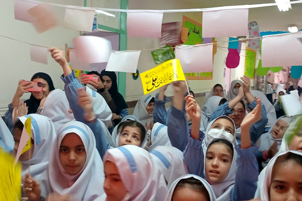 طنین مهر علوی در مدارس پیشوا؛ گرامیداشت میلاد مولود کعبه و روز پدر