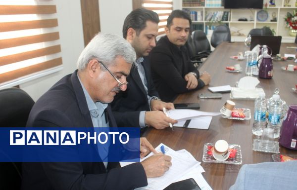 جلسه هم اندیشی شورای هماهنگی تشکل‌های دانش آموزی آموزش و پرورش استان بوشهر