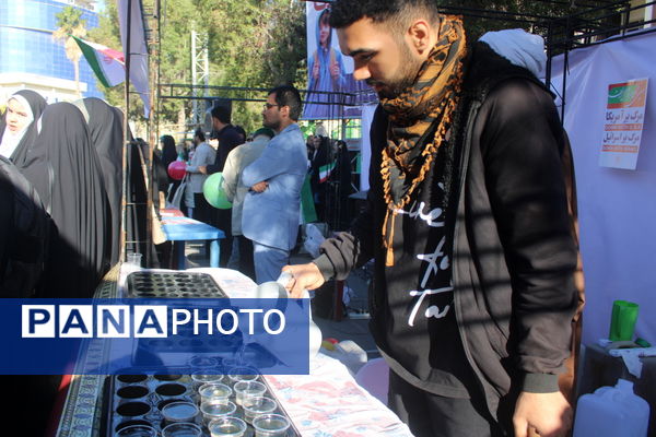 شکوه حضور مردم بوشهر در راهپیمایی ۲۲ بهمن