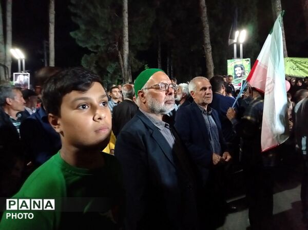 از دیروز تا امروز همیشه پای انقلاب