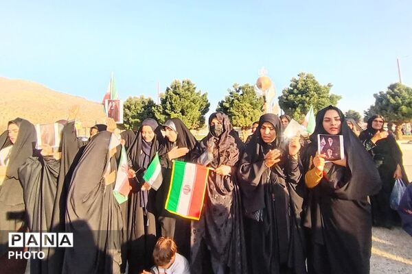 بیعت دانش‌آموزان دیشموکی  با رهبر انقلاب